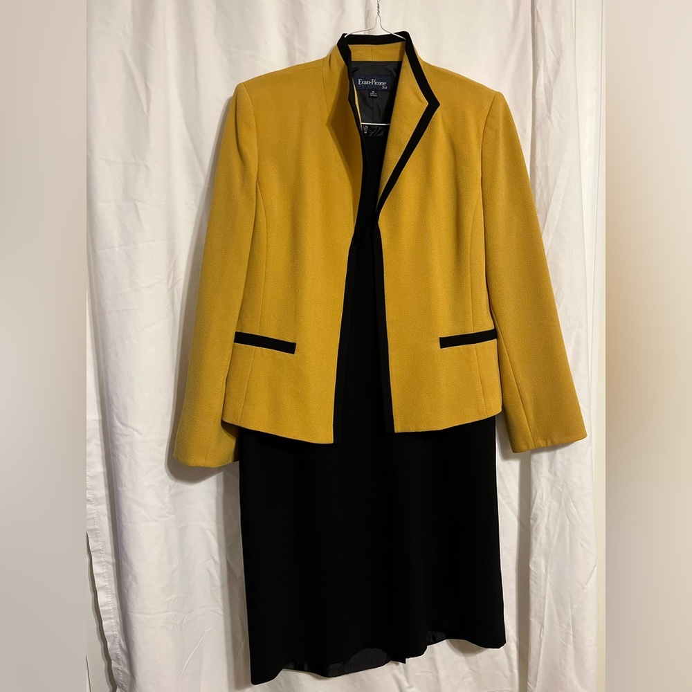 Evan Picone Women's Mustard Color Blazer